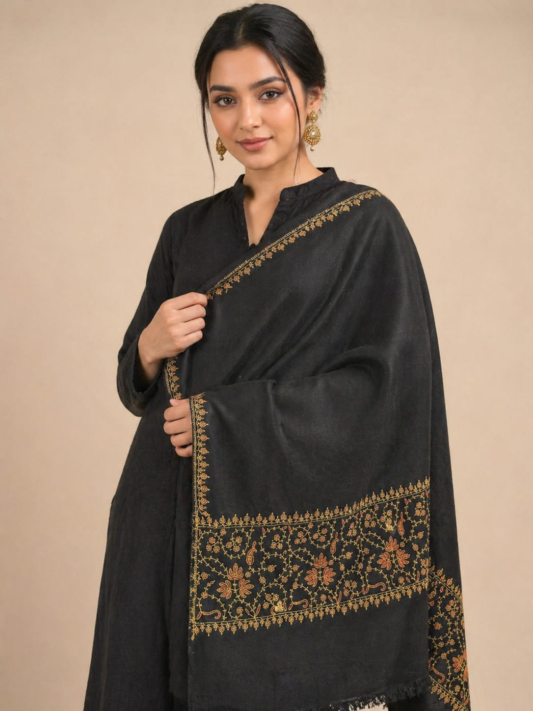 Authentic-kashmiri-pashmina-stole-hand-embroidered-sozni-work from kashmir